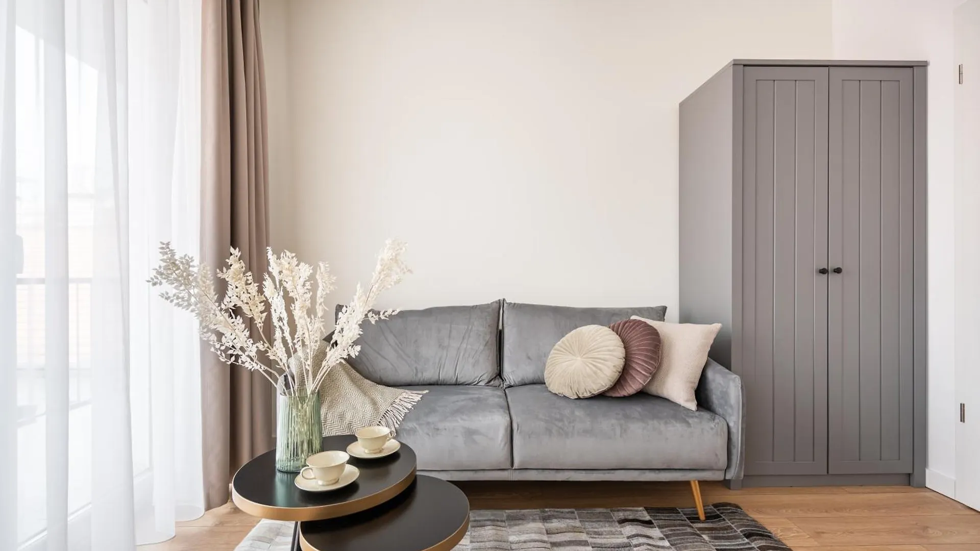 The Rose Garden Budapest Apartments Węgry