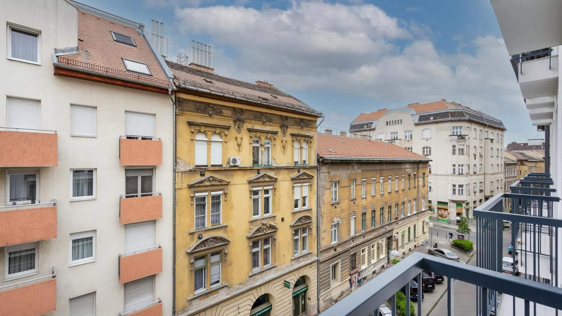 The Rose Garden Budapest Apartments
