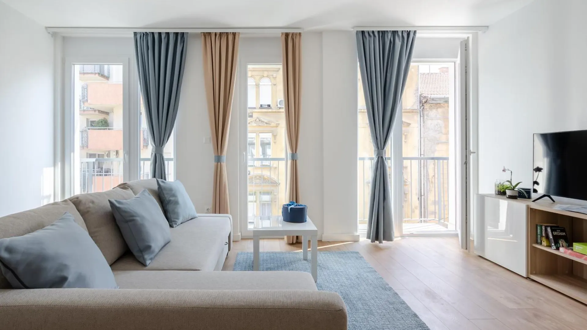 The Rose Garden Budapest Apartments 0*,