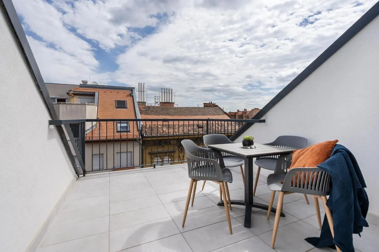 The Rose Garden Budapest Apartments