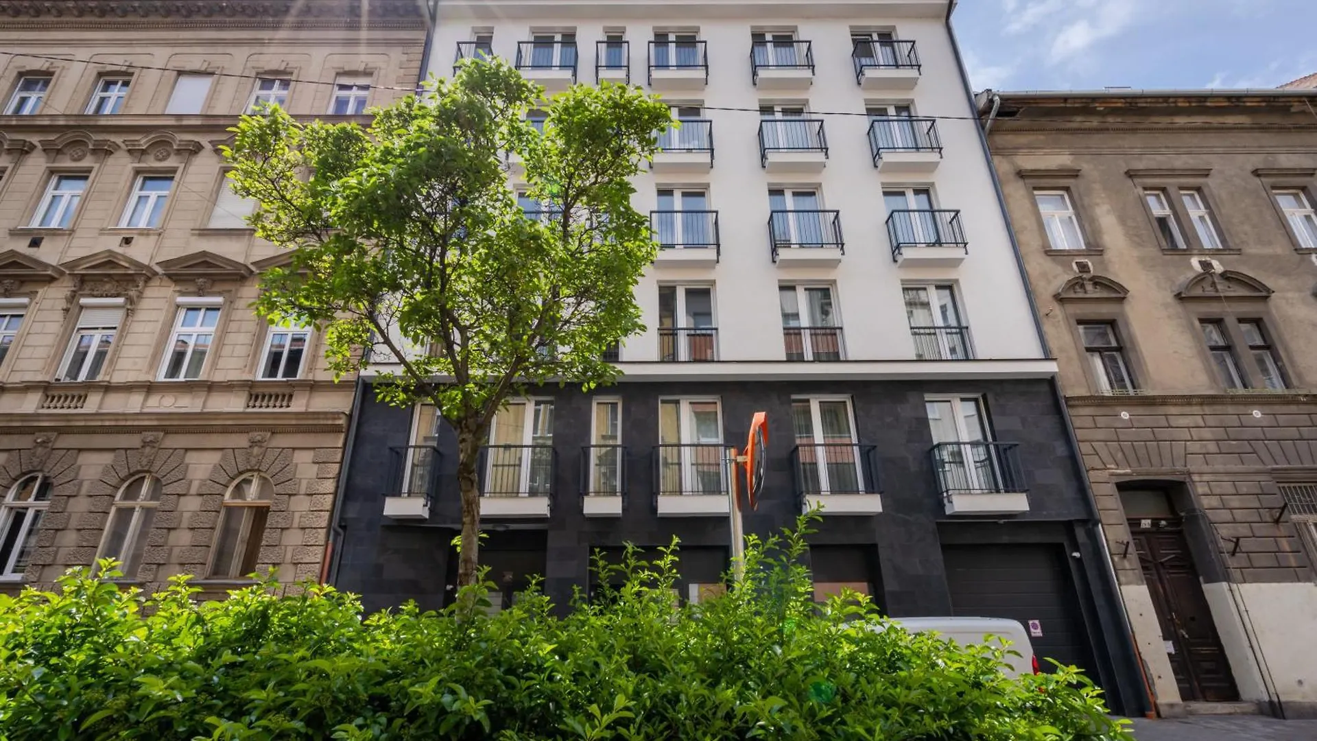 The Rose Garden Budapest Apartments 0*,