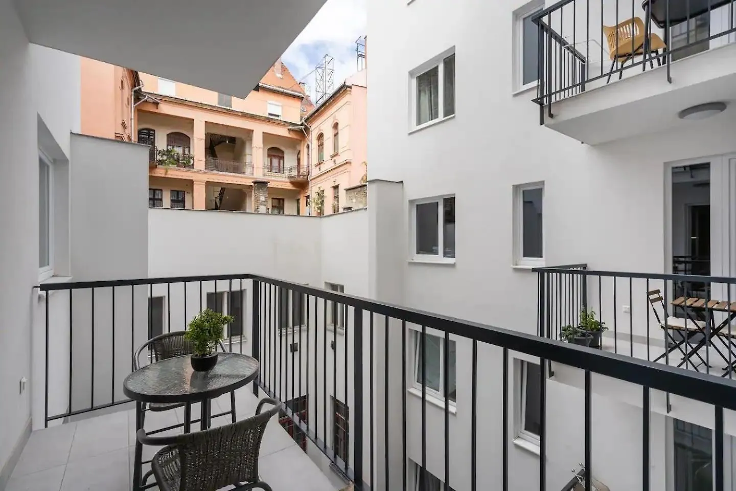 The Rose Garden Budapest Apartments