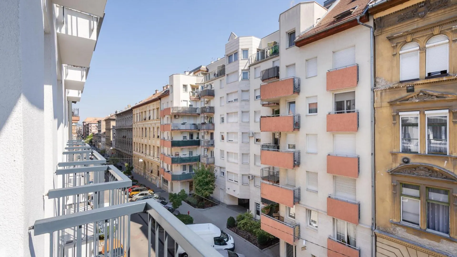 The Rose Garden Budapest Apartments